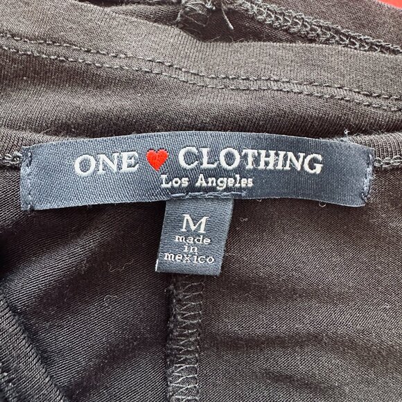 Black Sleeveless Wrap Front Romper By One Clothing Size M Rayon/Spandex Blend - Picture 6 of 9